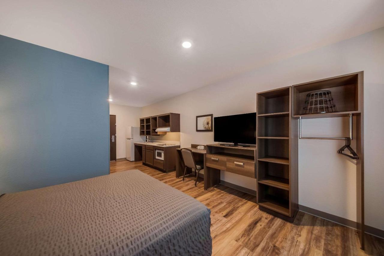Woodspring Suites Wesley Chapel-Tampa エクステリア 写真