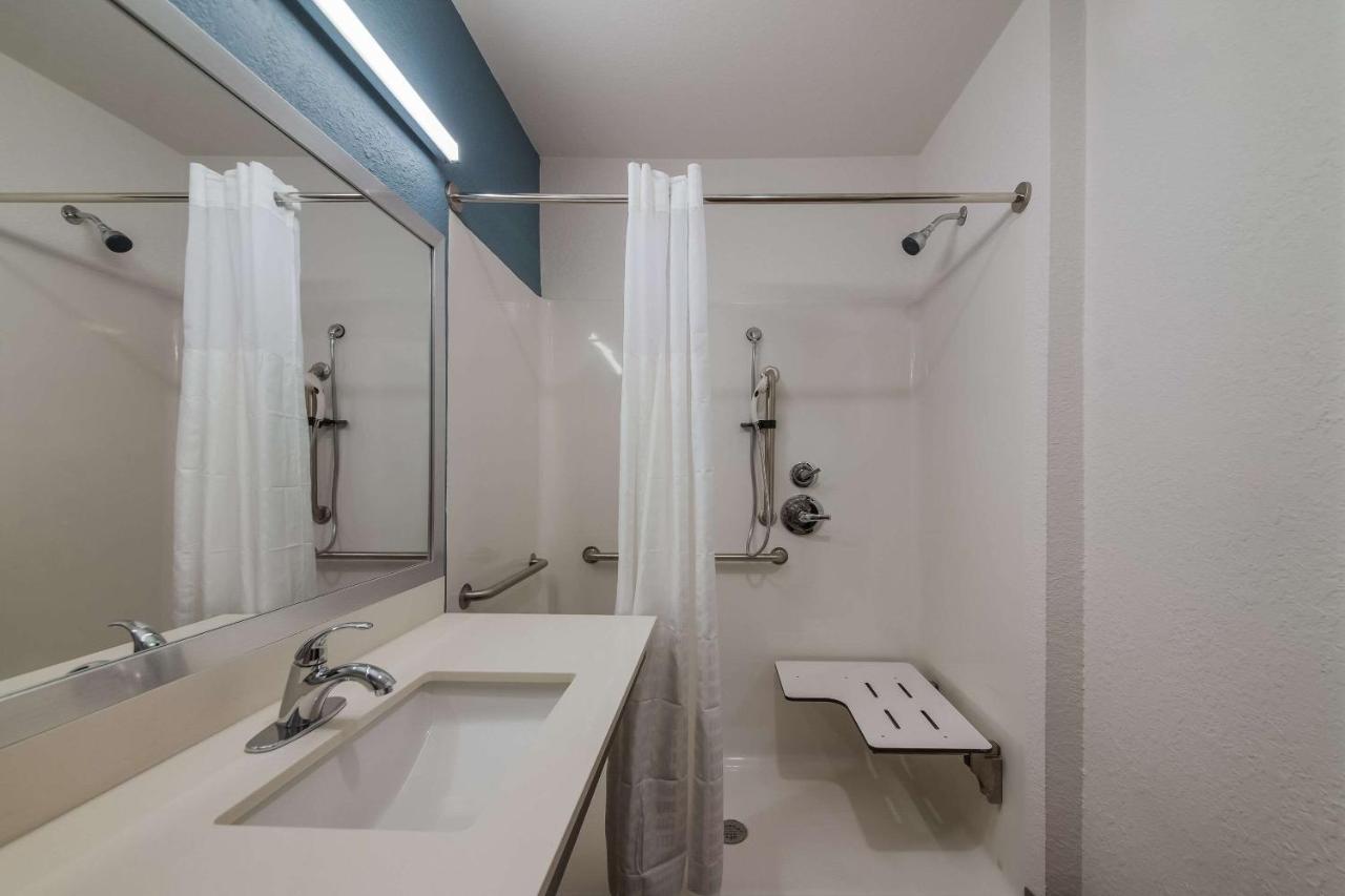 Woodspring Suites Wesley Chapel-Tampa エクステリア 写真