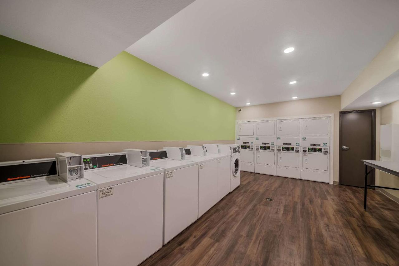 Woodspring Suites Wesley Chapel-Tampa エクステリア 写真